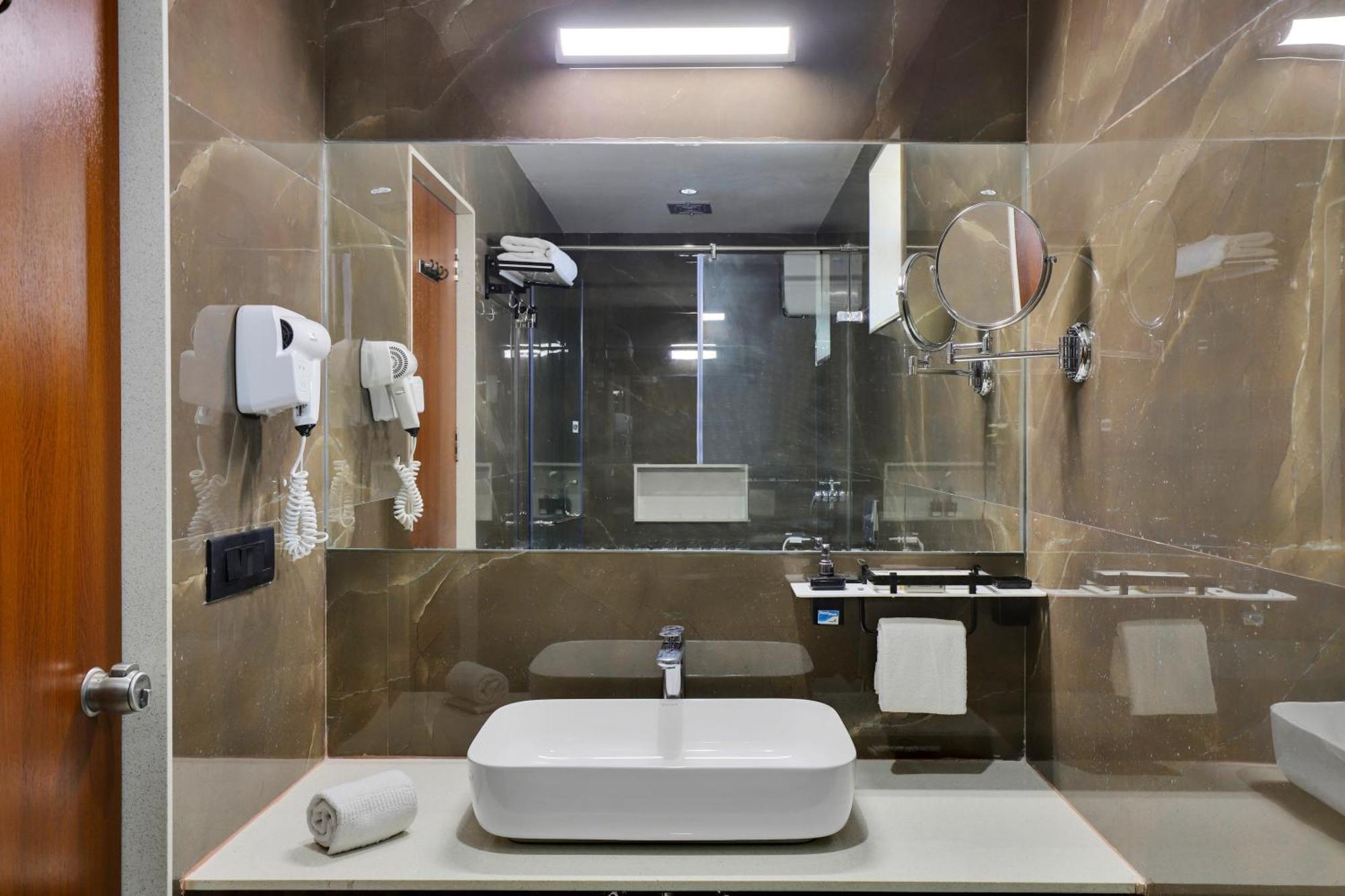 Goverdhan Greens Resort Dwarka L Hotels In Dwarka Luaran gambar