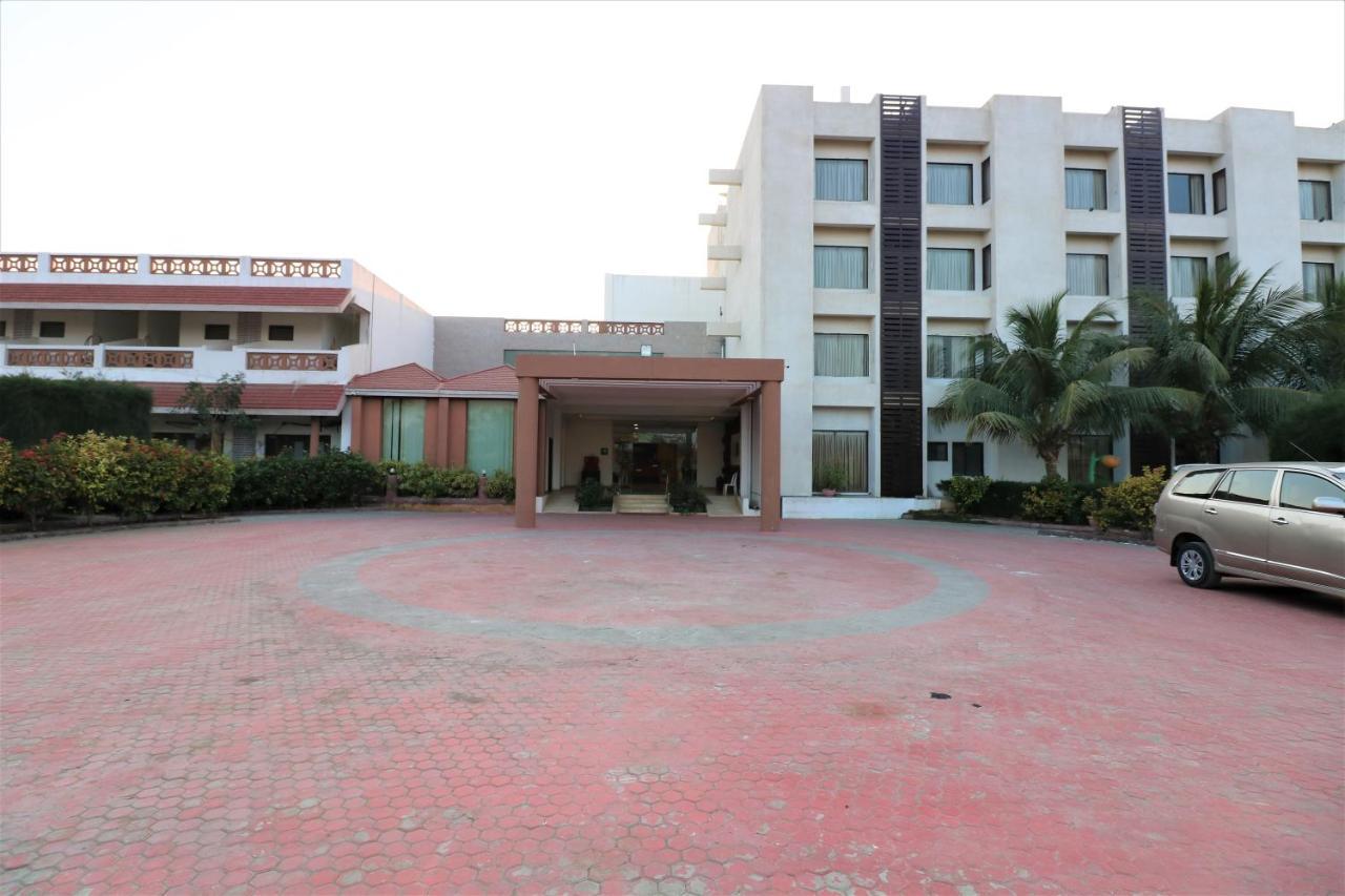 Goverdhan Greens Resort Dwarka L Hotels In Dwarka Luaran gambar